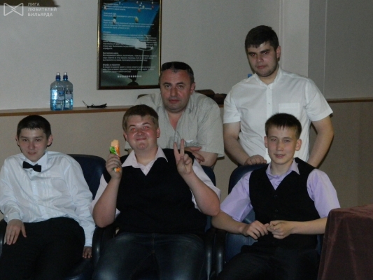 Молодежь участвовала в Первенстве и смотрела снукер